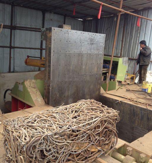 400 Ton Hurda Metal Balya Makinası Hidrolik Tahrik 2