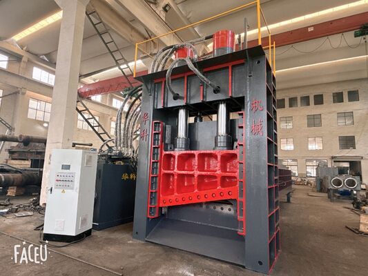satın almak Metal geri dönüşümü için 7500mm besleme kutusu ve hidrolik itme besleme ile 700 tonluk Gantry Çöp Kırpma online manufacture